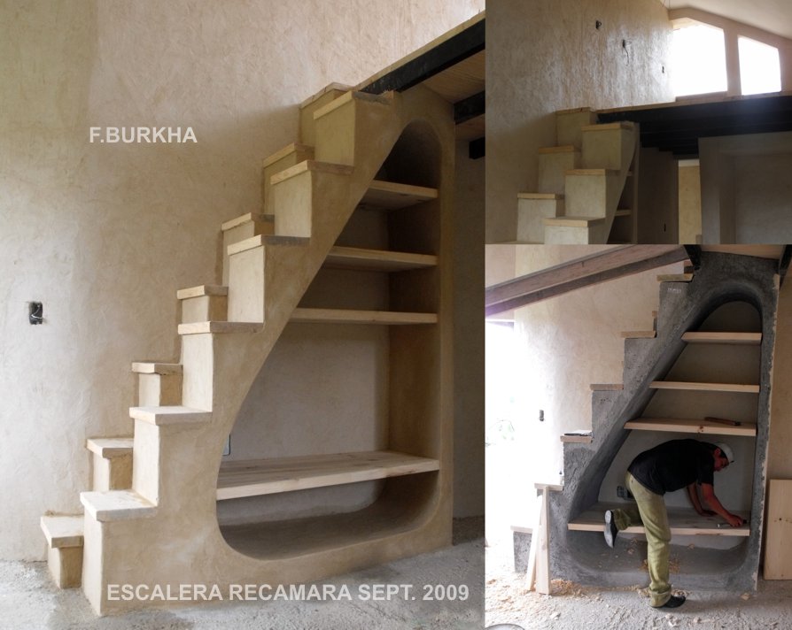 Escalera hacia tapanco; estado de construccíon al final de septiembre 2009